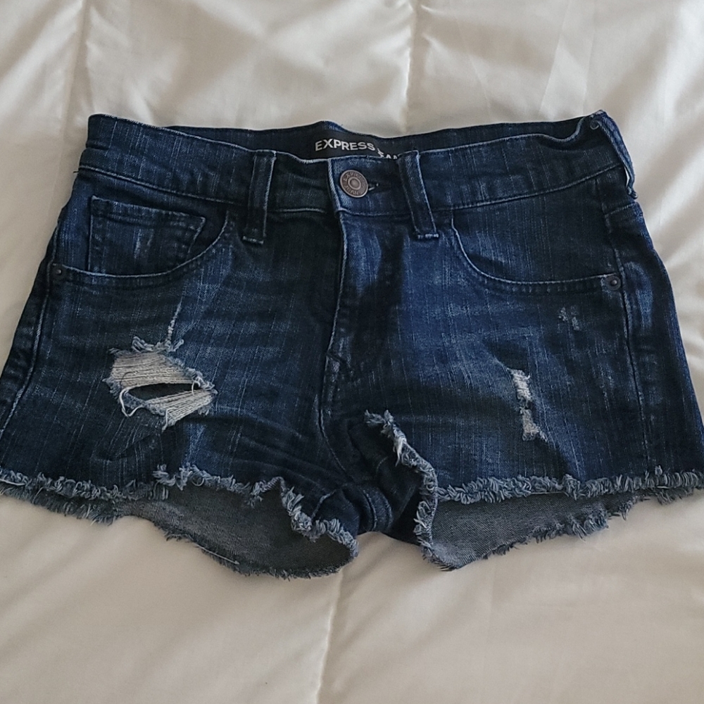 DENIM SHORTS
